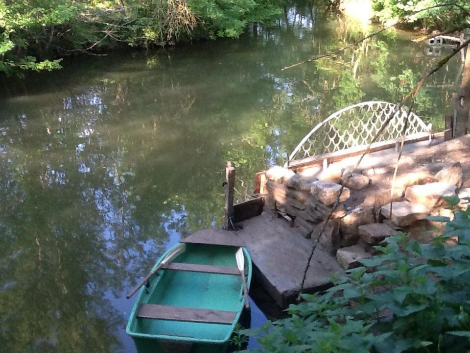 לינה וארוחת בוקר Casseneuil En Bord De Riviere מראה חיצוני תמונה